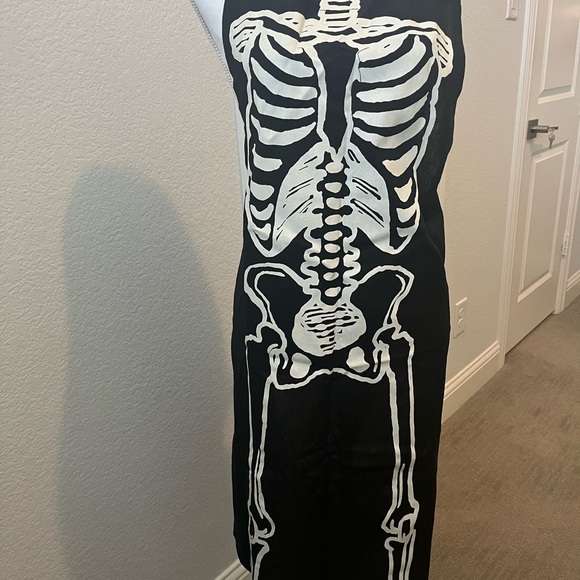 Skeleton Apron - Picture 5 of 6